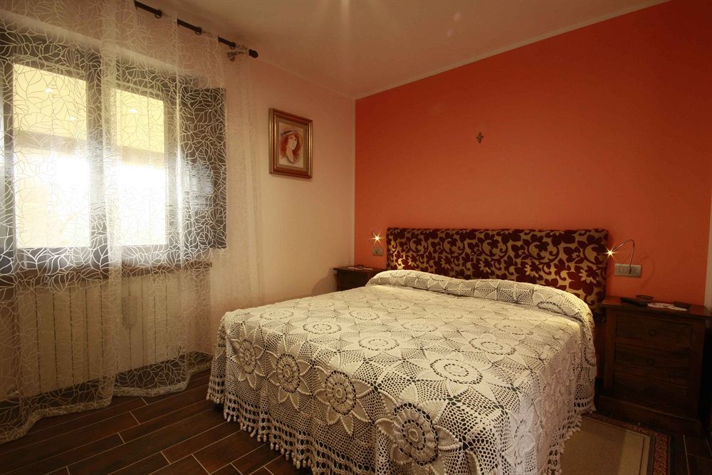 Hostal Santa Maria Degli Ancillotti Petrignano Exterior foto