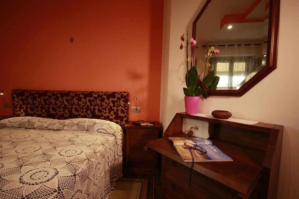 Hostal Santa Maria Degli Ancillotti Petrignano Exterior foto