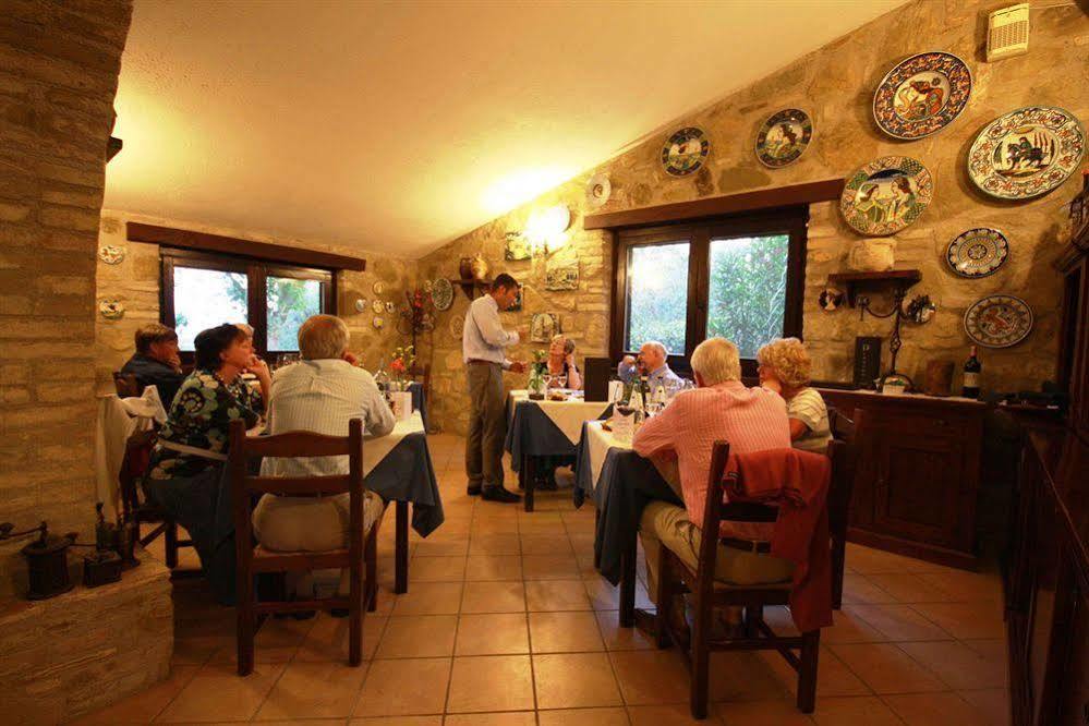 Hostal Santa Maria Degli Ancillotti Petrignano Exterior foto